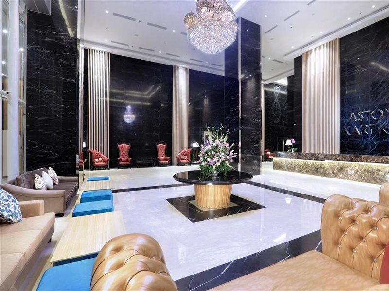 Aston Kartika Grogol Hotel & Conference Center Jacarta Exterior foto