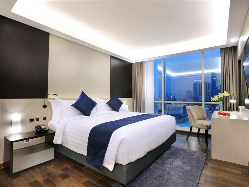 Aston Kartika Grogol Hotel & Conference Center Jacarta Exterior foto